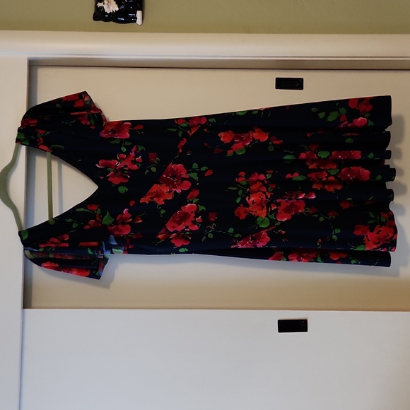 American Living Dresses & Skirts - Navy Floral Flutter Sleeve Dress